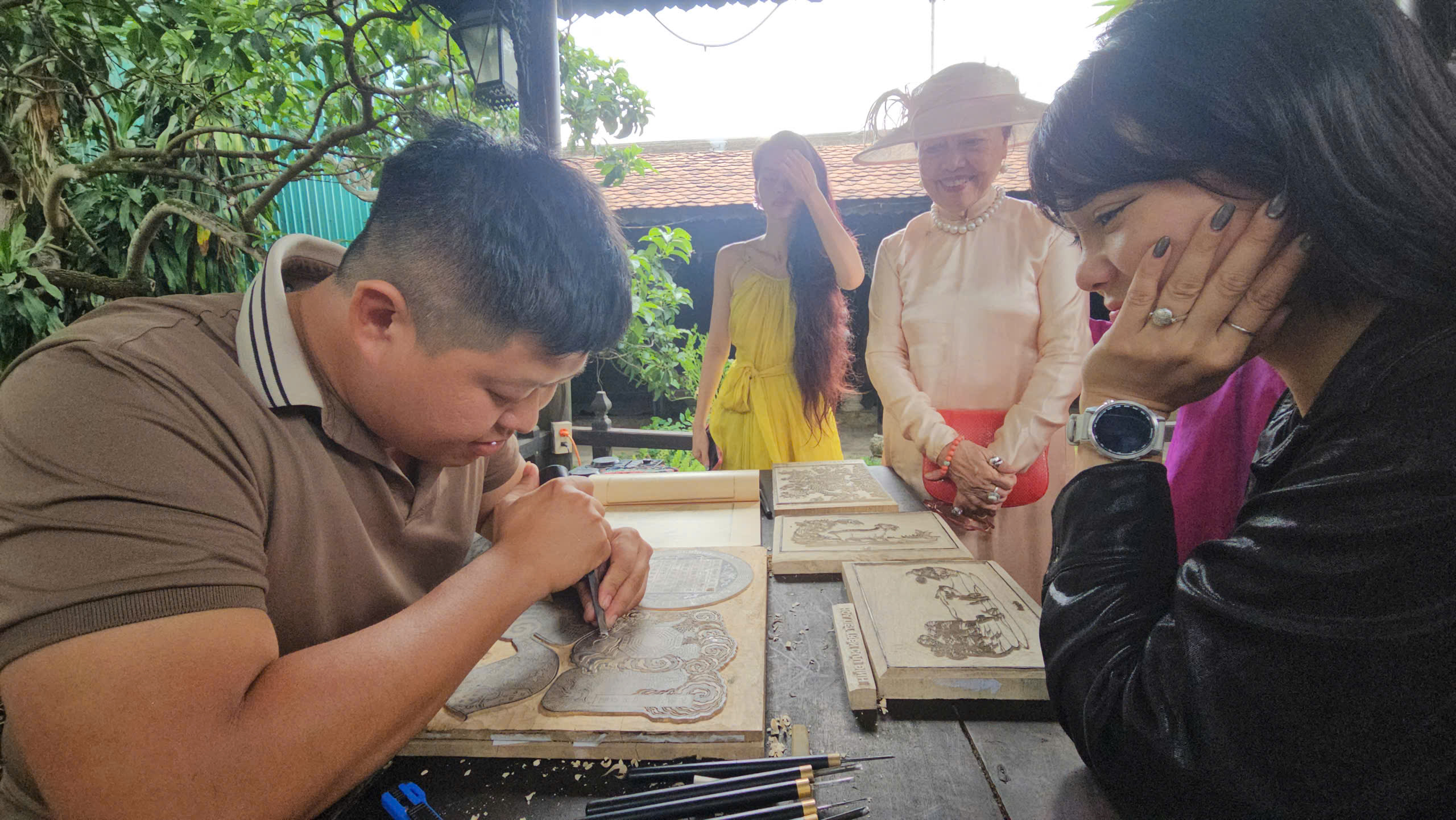 Nghệ nhân làng nghề Thanh Liễu kể chuyện mộc bản