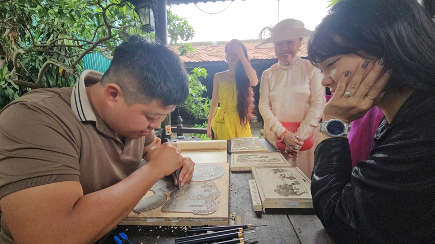 https://file.huengaynay.vn/data/0/images/2025/08/23/upload_3837/z6936054993759-8bd2ad8720a8261ca19b108d0df6decb.jpg?dpi=150&quality=100&w=850