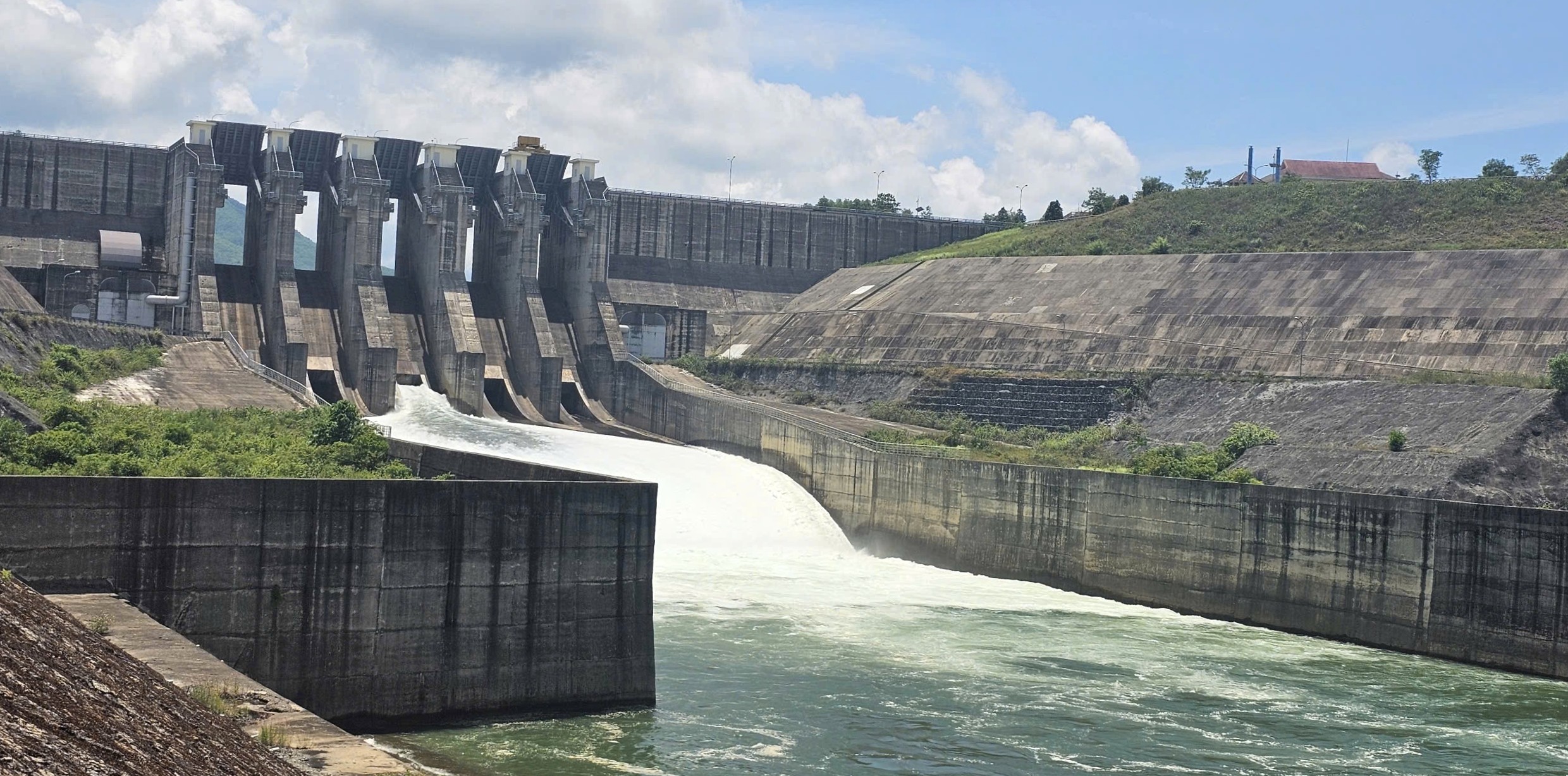 Chủ động ứng phó với bão số 5