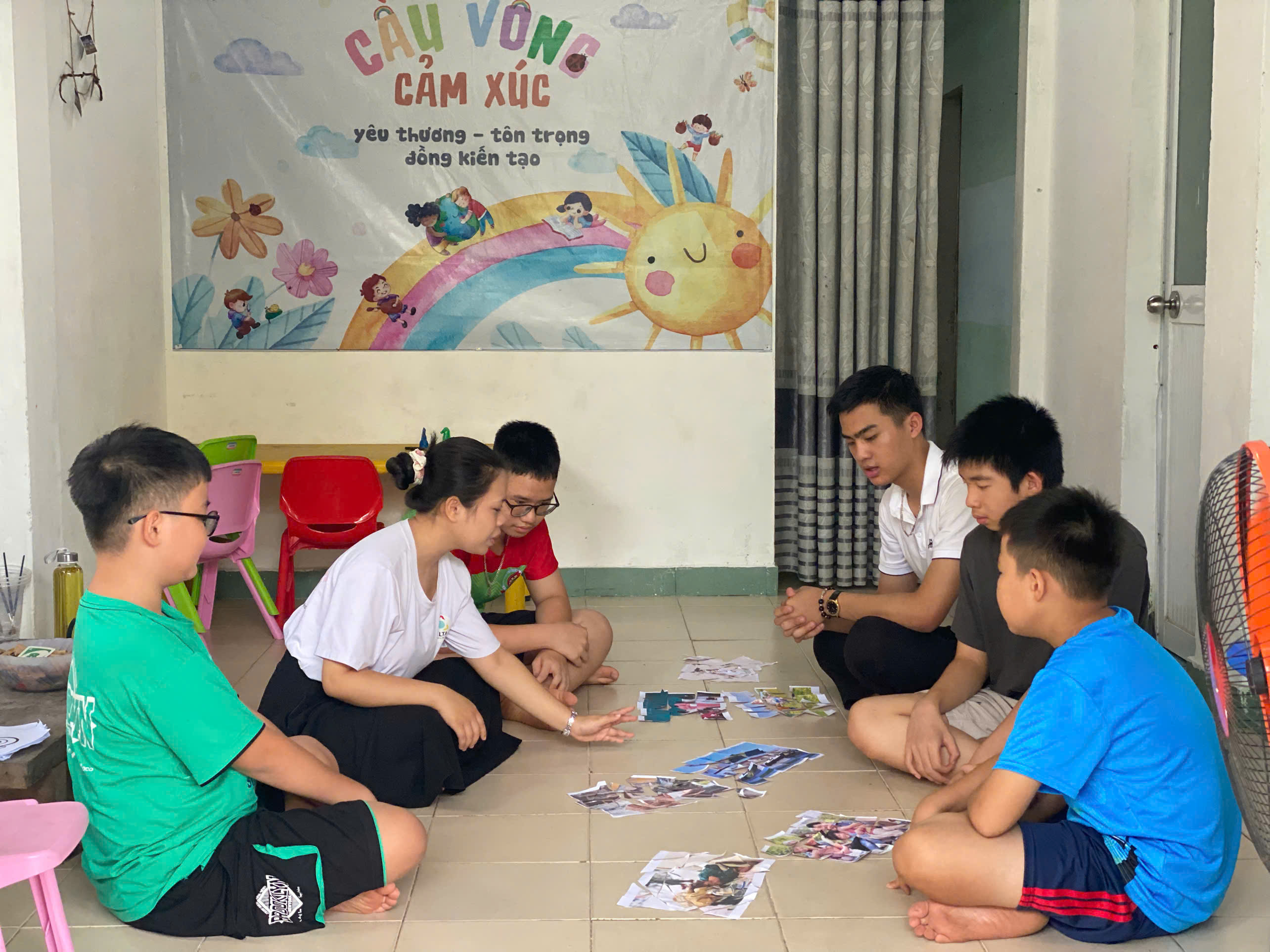 Lớp học Cầu vồng cảm xúc