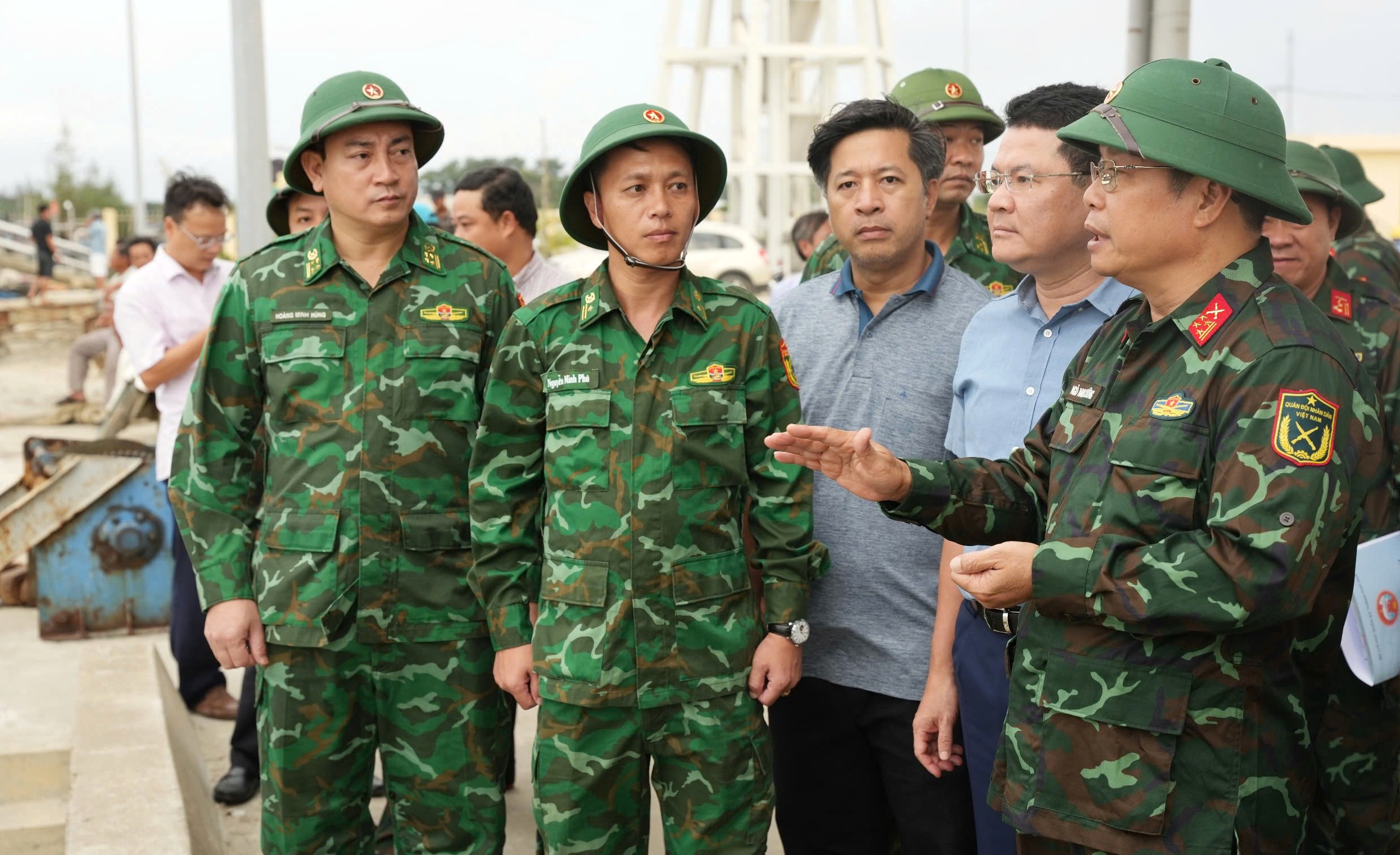 Không chủ quan, bị động trước cơn bão số 5