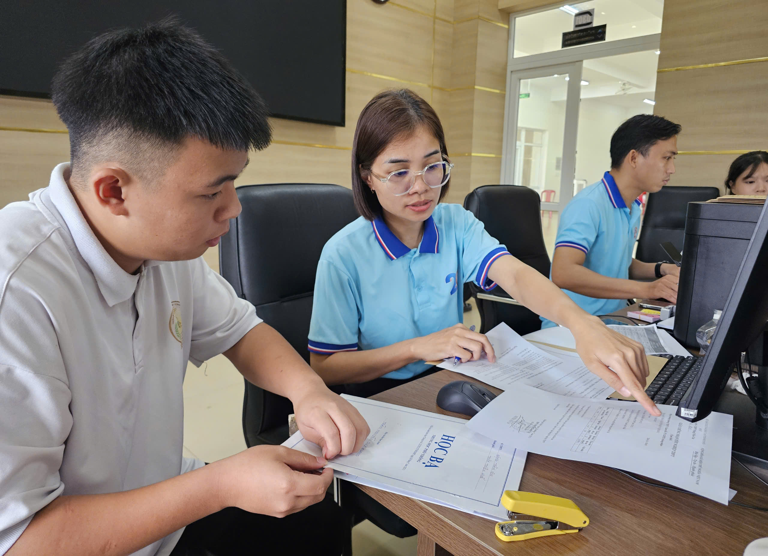 Tân sinh viên Trường Đại học Ngoại ngữ, Đại học Huế bắt đầu nhập học