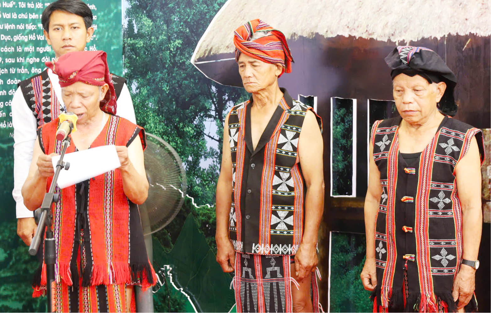 Thiêng liêng nghi lễ nguyện mang họ Bác Hồ