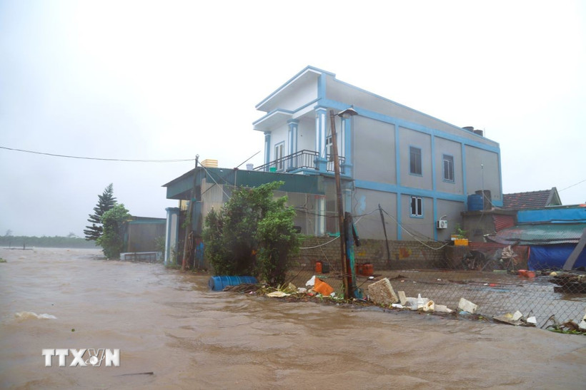 Bão số 5 suy yếu, mưa lớn khắp đồng bằng Bắc bộ, có nơi mưa rất to trên 600mm