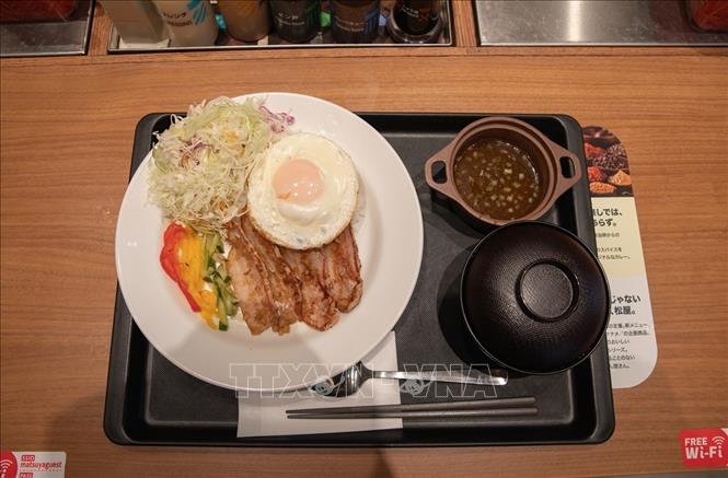 Cơm tấm Việt Nam xuất hiện trong thực đơn của hệ thống ăn nhanh hàng đầu Nhật Bản