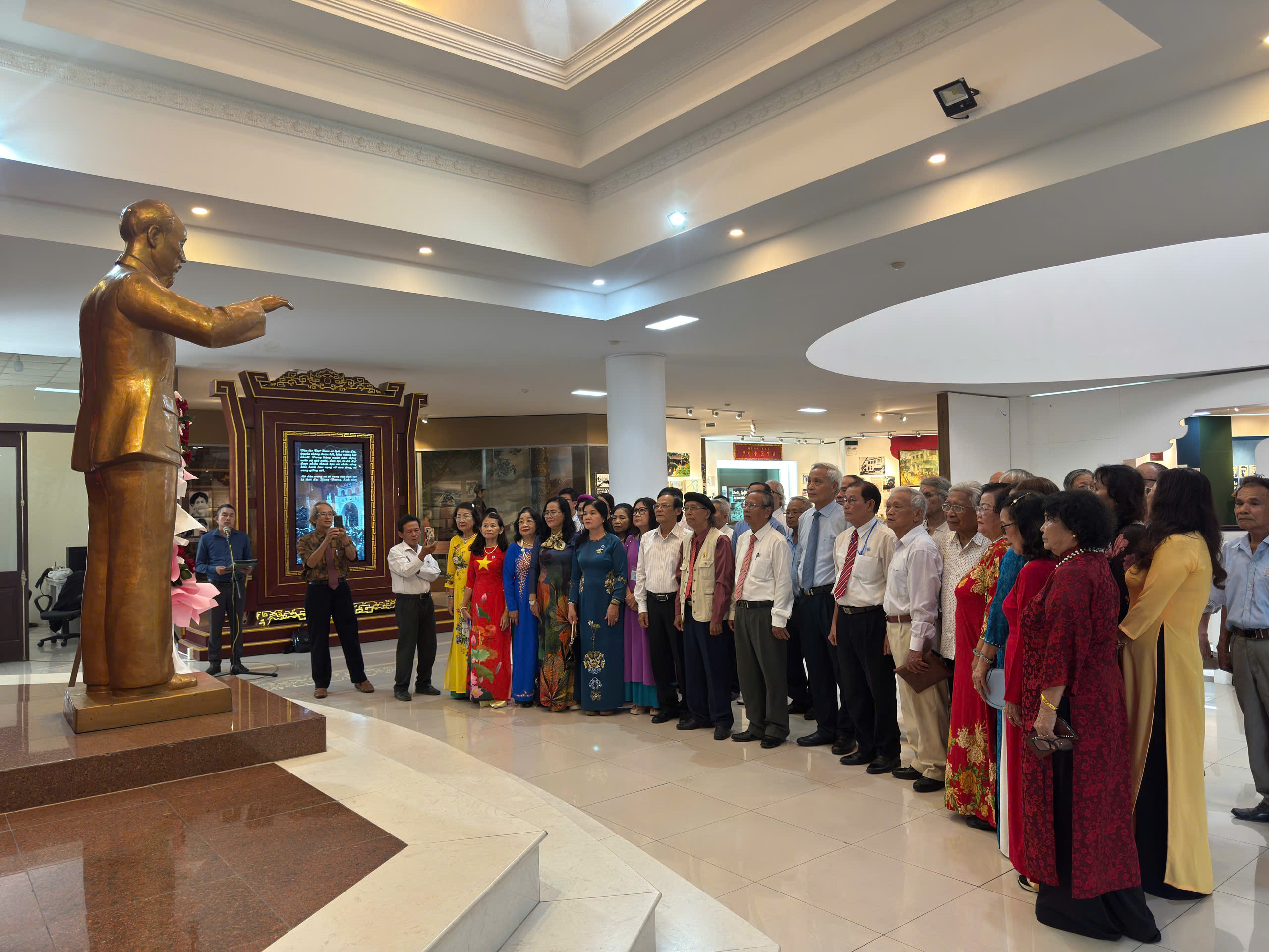 Hội thơ Hương Giang lan tỏa tình yêu quê hương qua thơ ca