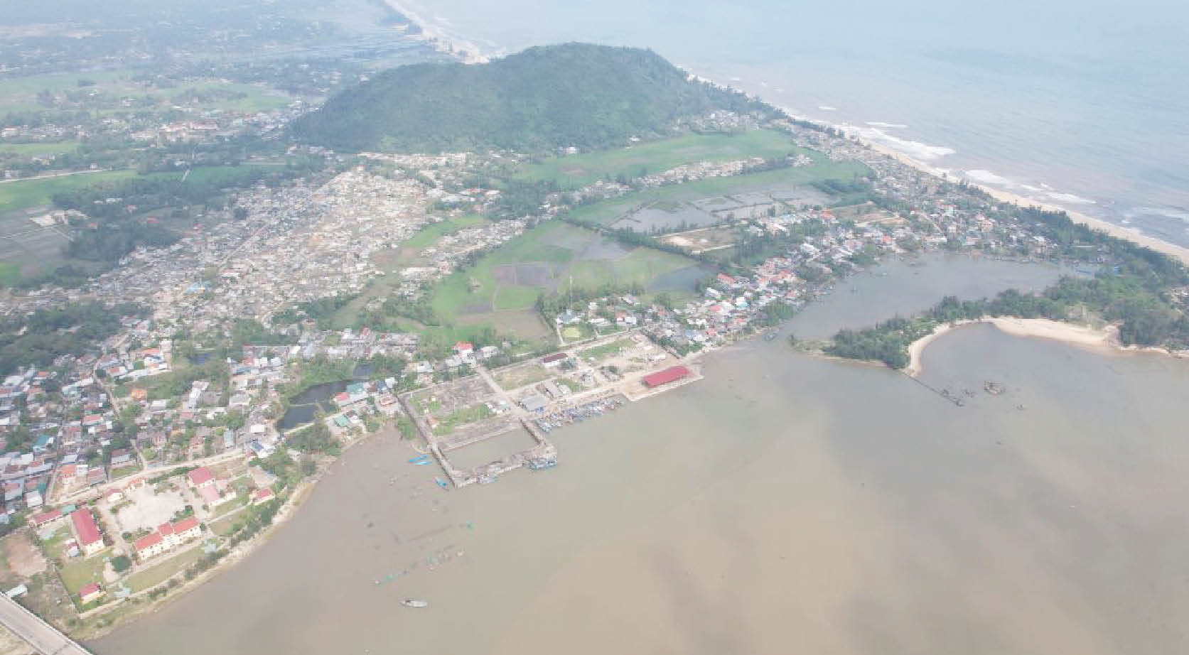 Khơi thông luồng lạch, đảm bảo hoạt động của tàu thuyền