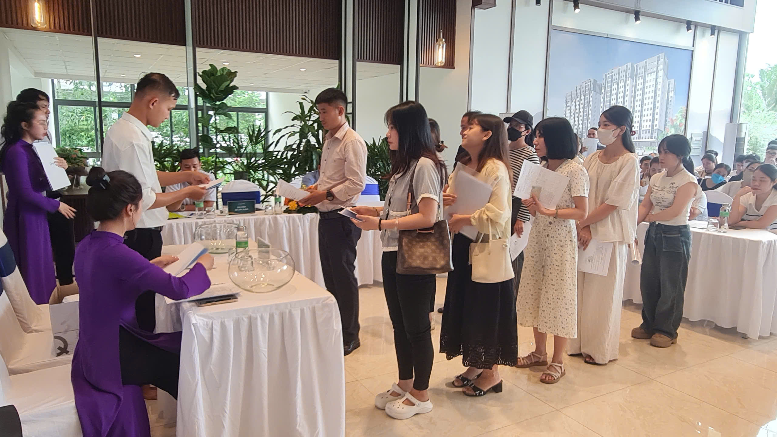 Bốc thăm vị trí căn hộ thuộc khối nhà ở xã hội XH1