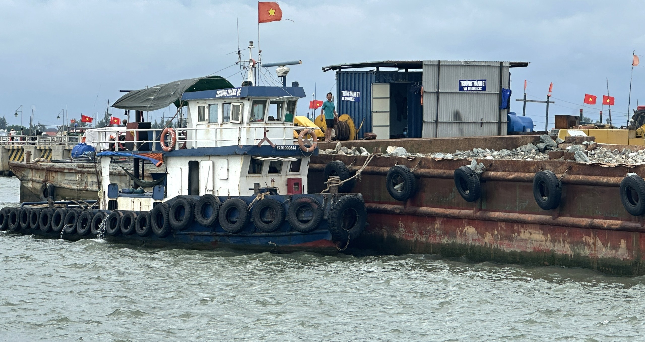 Từ ngày 29-31 8 trên đất liền TP Huế có mưa, rải rác mưa vừa, mưa to và dông