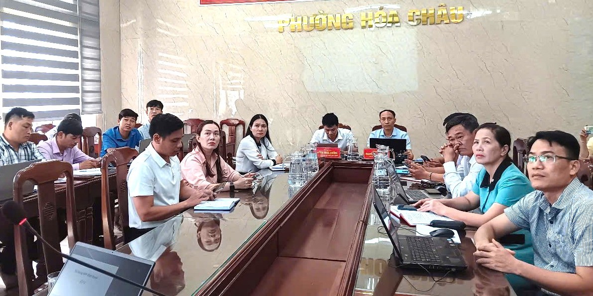 Trang bị kỹ năng số cho cán bộ Đảng phường Hóa Châu