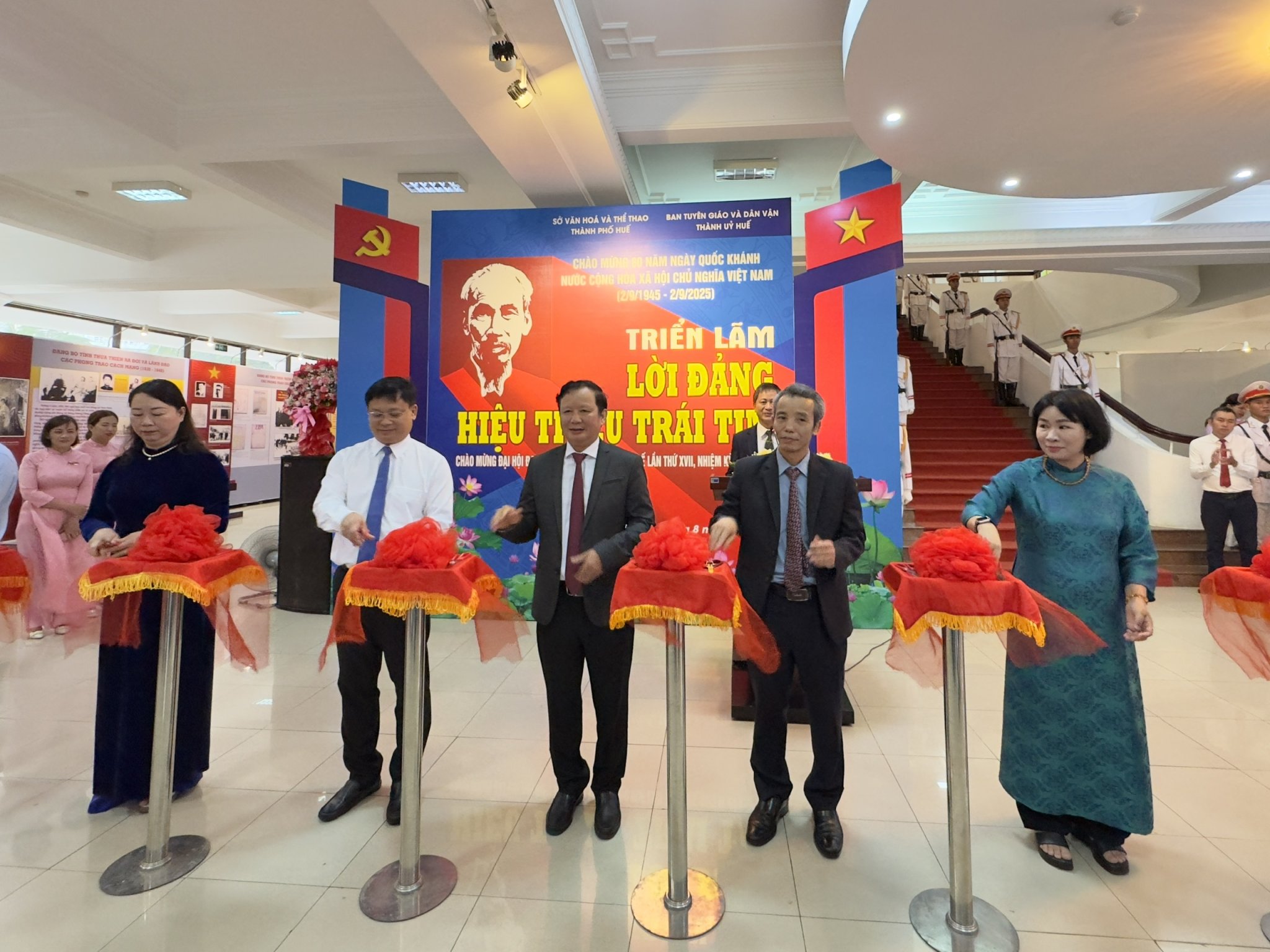 Dấu ấn lịch sử từ triển lãm “Lời Đảng hiệu triệu trái tim”