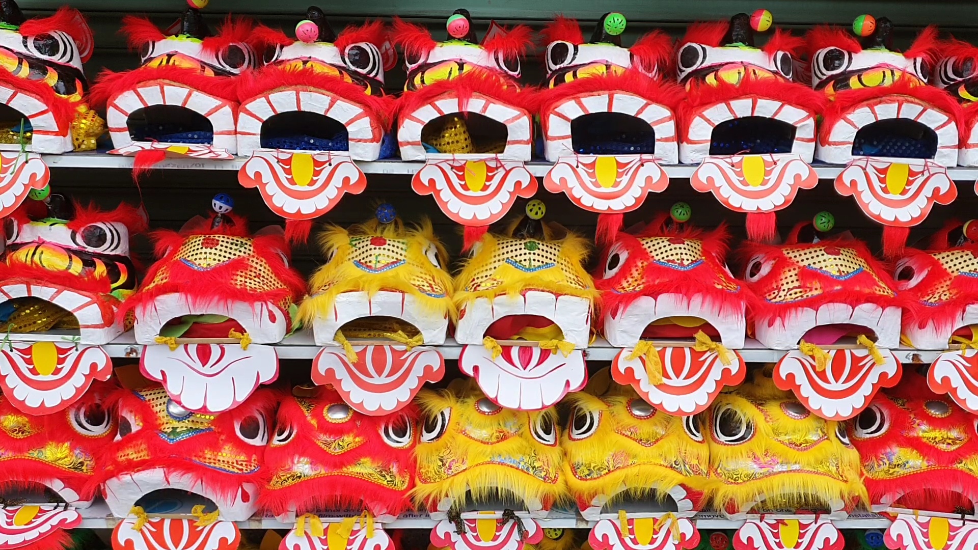 Đồ chơi Trung thu truyền thống bắt đầu xuống phố