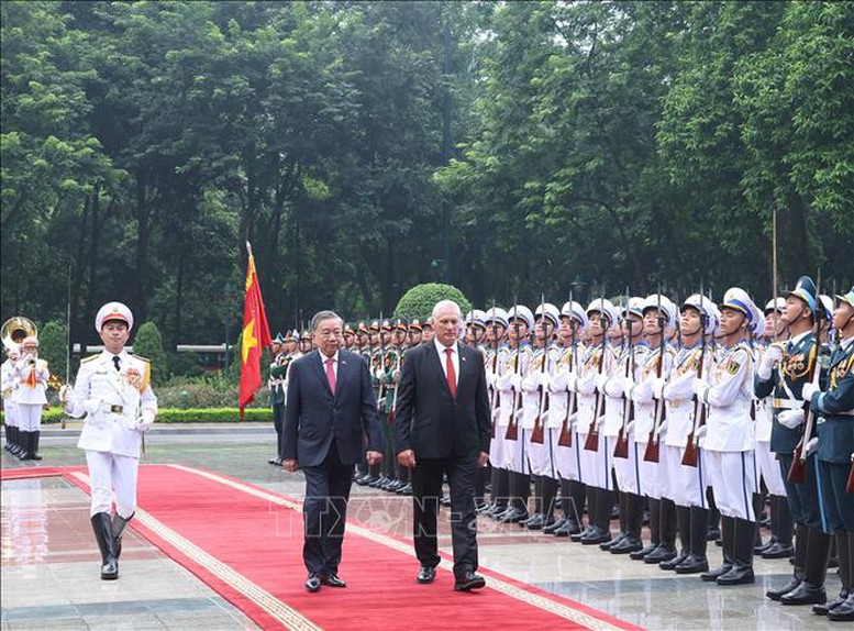 Lễ đón chính thức Bí thư thứ Nhất Đảng Cộng sản Cuba, Chủ tịch nước Cộng hòa Cuba