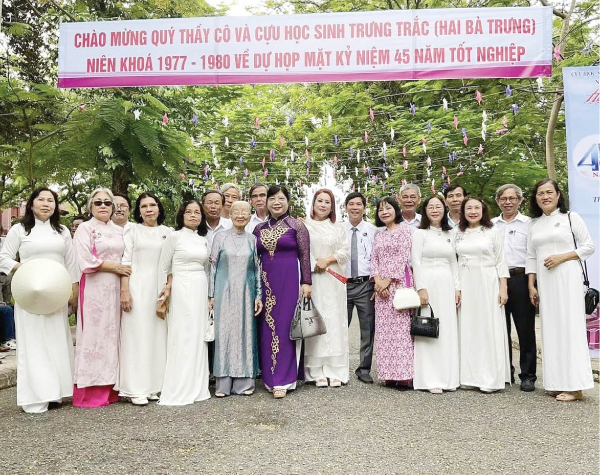 45 năm trở về mái trường xưa