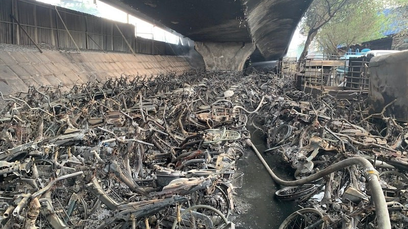 Siết quản lý hành lang đường bộ, phòng cháy chữa cháy sau vụ cháy dưới gầm cầu Vĩnh Tuy