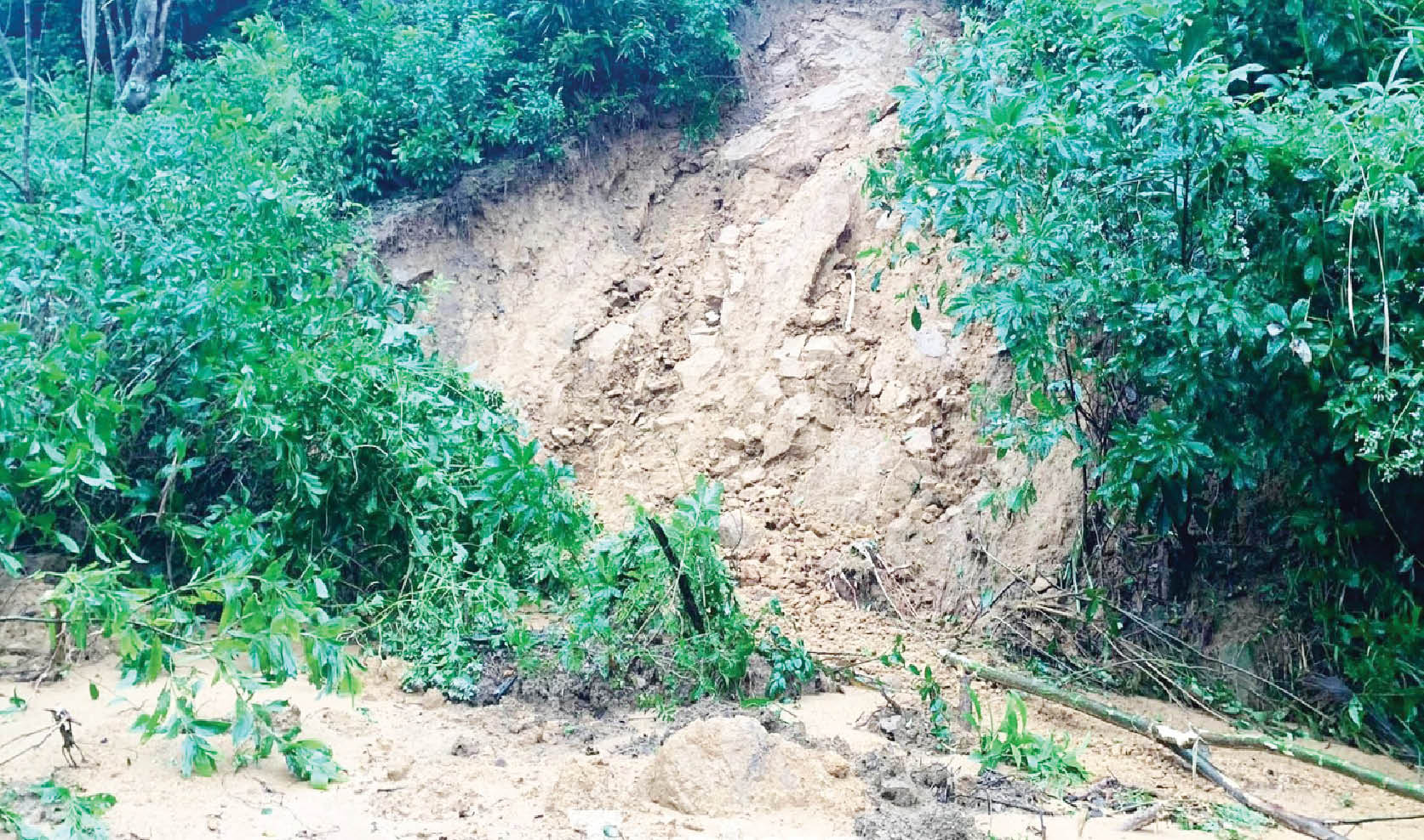 Chủ động ứng phó nguy cơ sạt lở đất đá mùa mưa bão