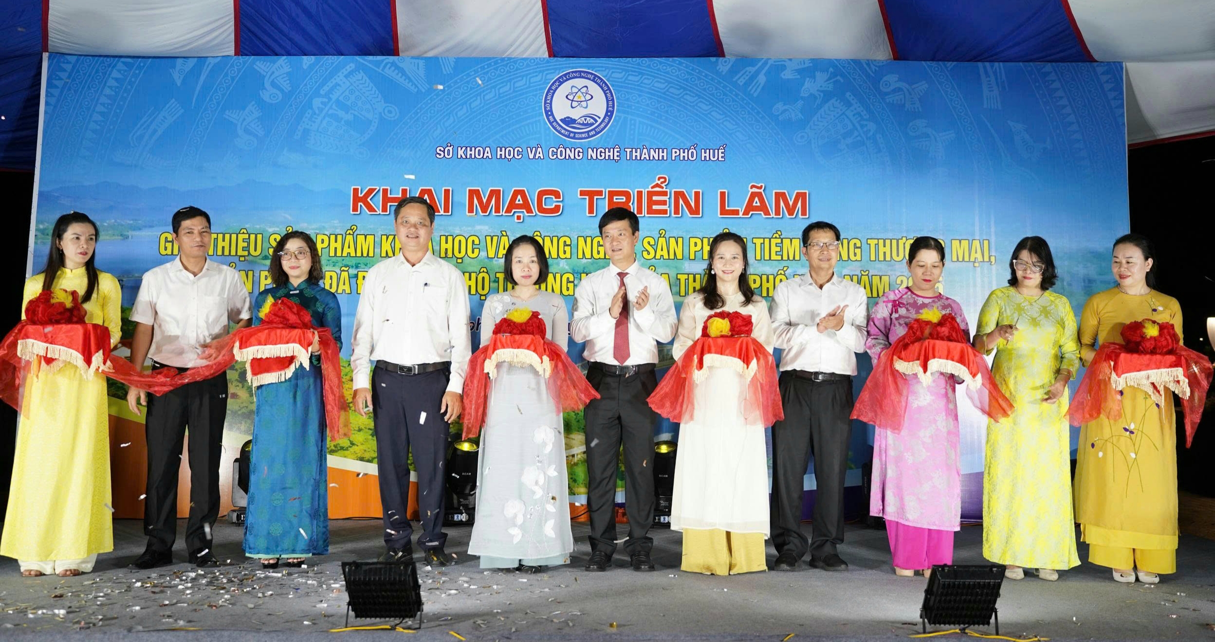 Giới thiệu 100 sản phẩm khoa học và công nghệ, sản phẩm được bảo hộ thương hiệu