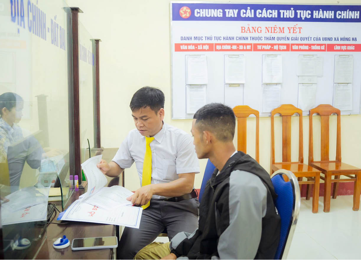 Hướng đến sự hài lòng của người dân