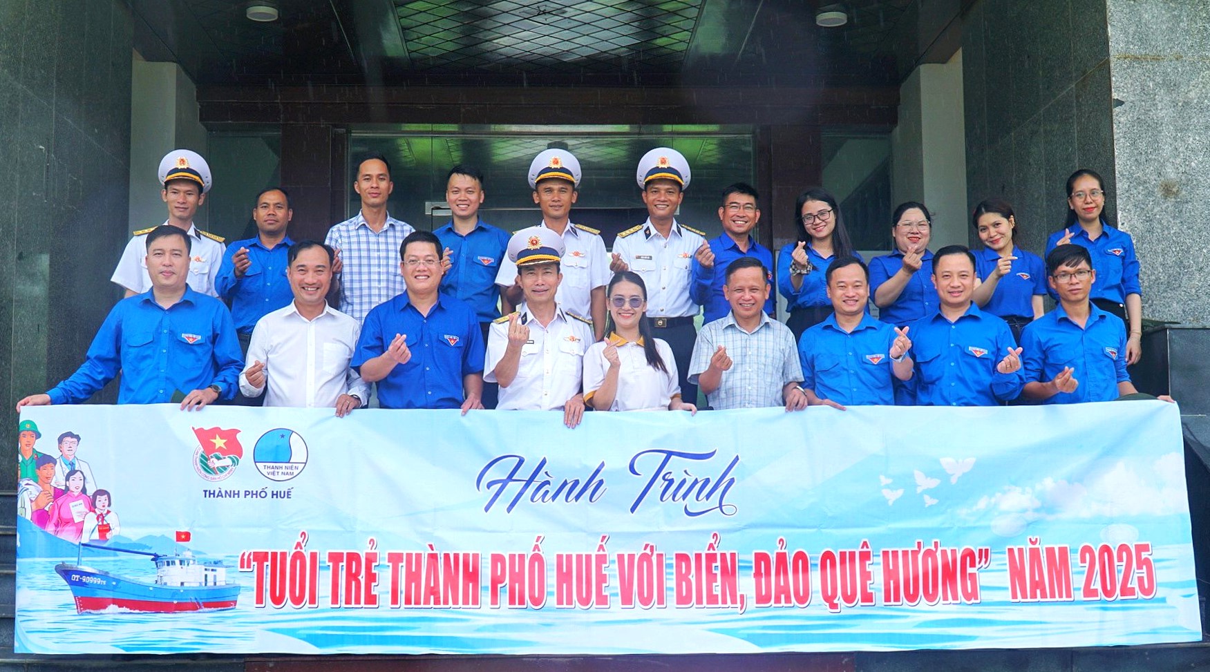 Lan tỏa tình yêu biển đảo từ hành trình của tuổi trẻ Huế