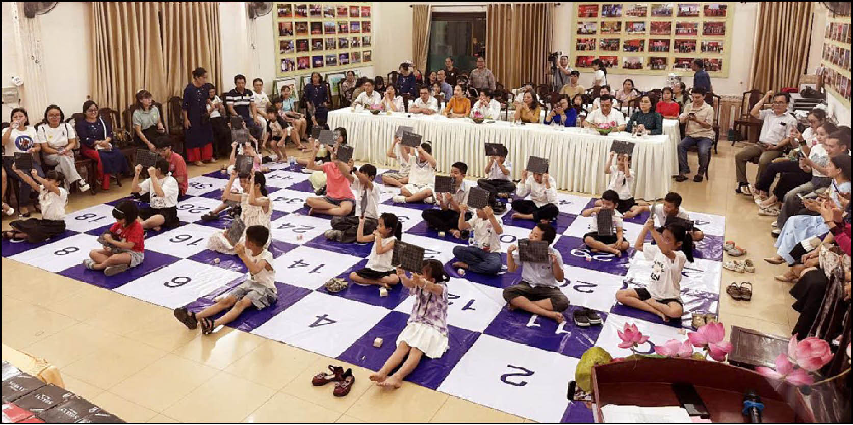 Đừng để con trẻ trở thành nạn nhân của nội dung độc hại