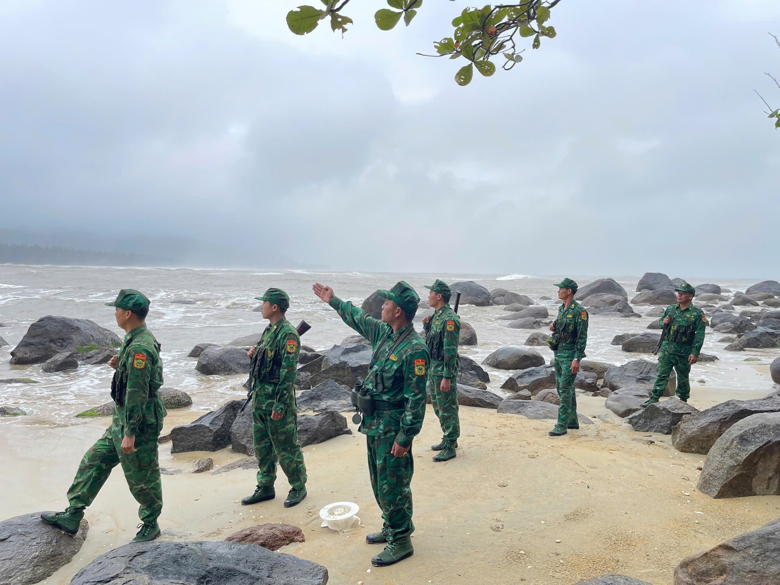 Bảo vệ vững chắc chủ quyền an ninh biên giới, vùng biển
