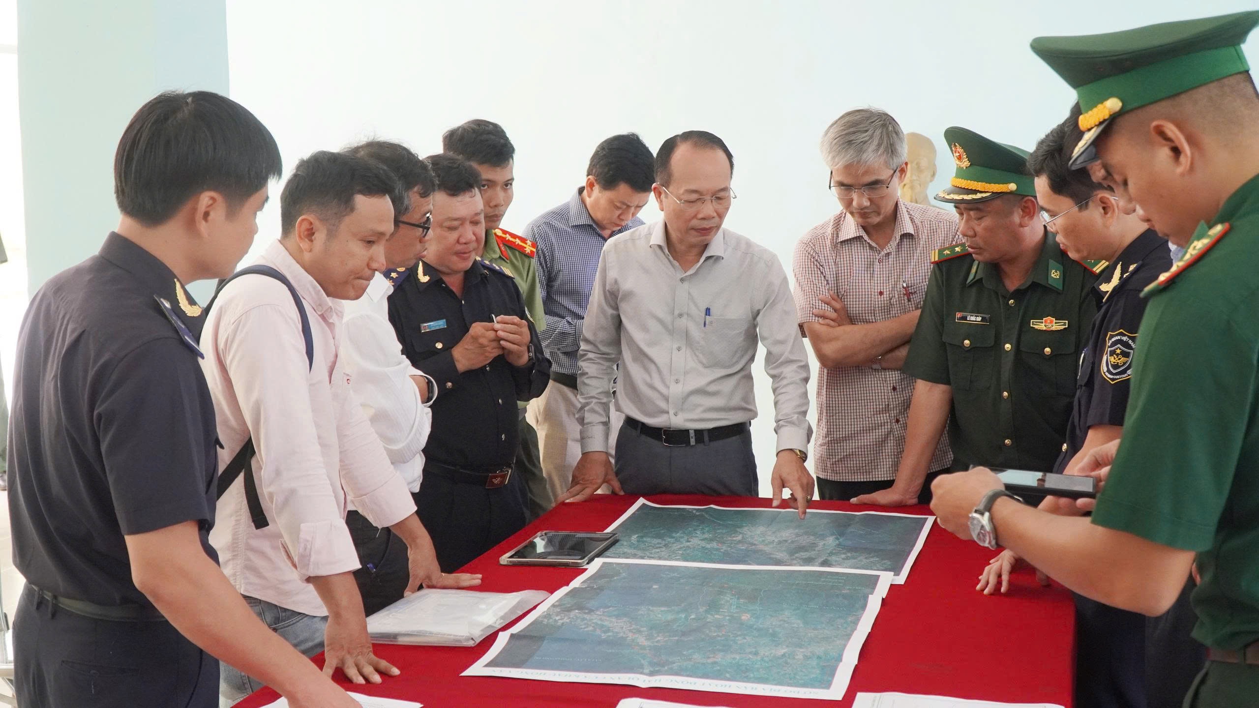 Khảo sát, xác định phạm vi địa bàn hải quan tại cửa khẩu A Đớt và Hồng Vân