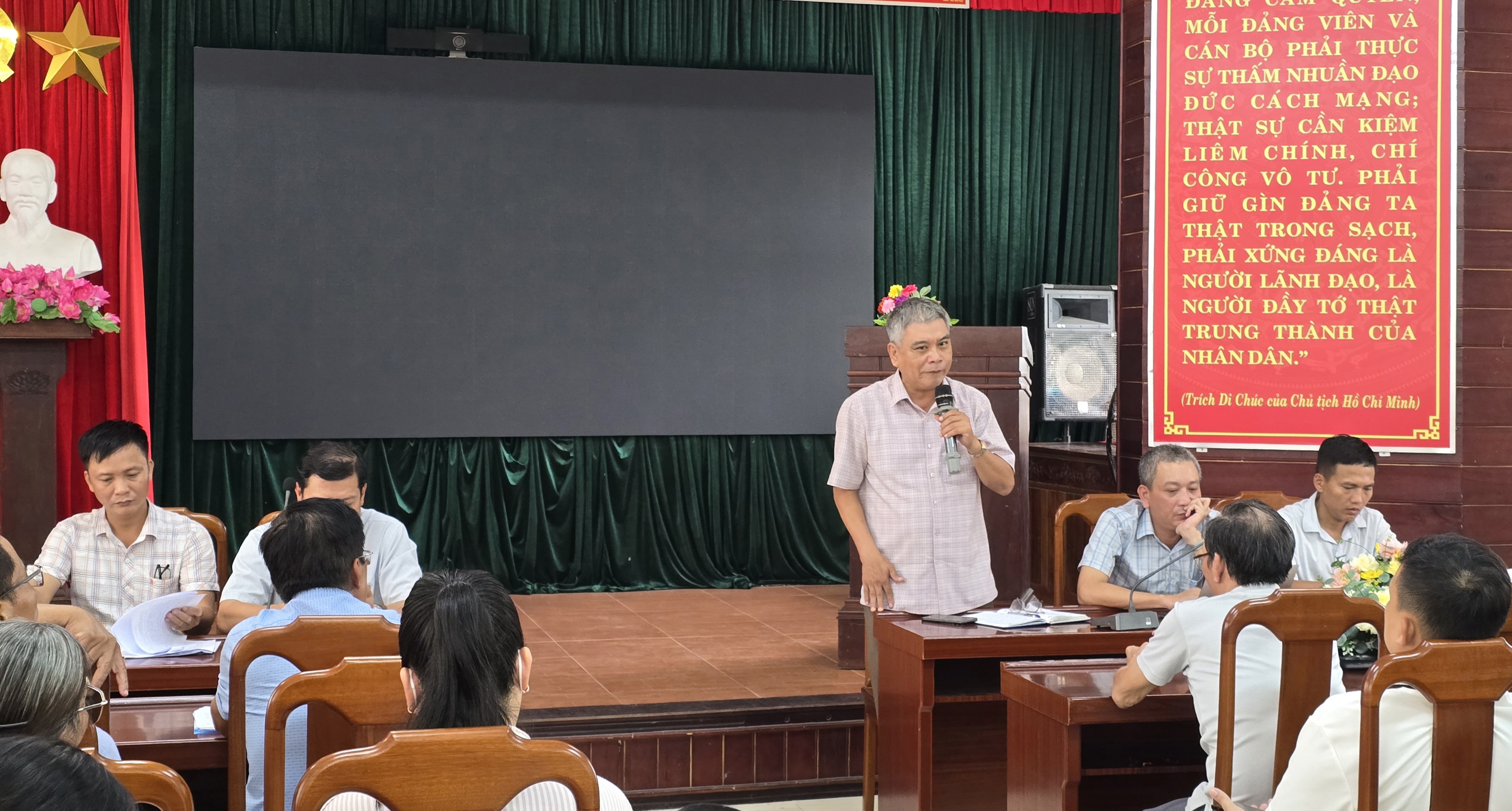 Đối thoại với dân về bồi thường, hỗ trợ dự án đường Nguyễn Hoàng và cầu vượt sông Hương