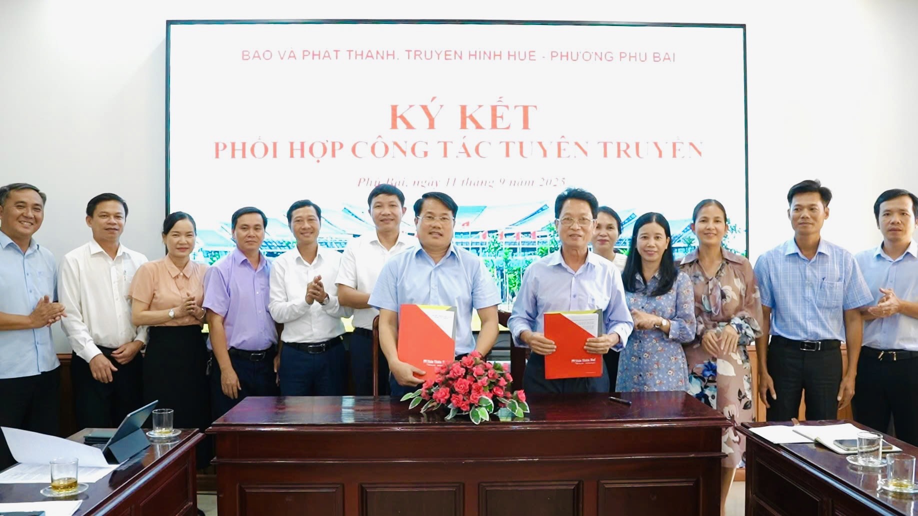 Ký kết phối hợp tuyên truyền, phát hành báo với phường Phú Bài