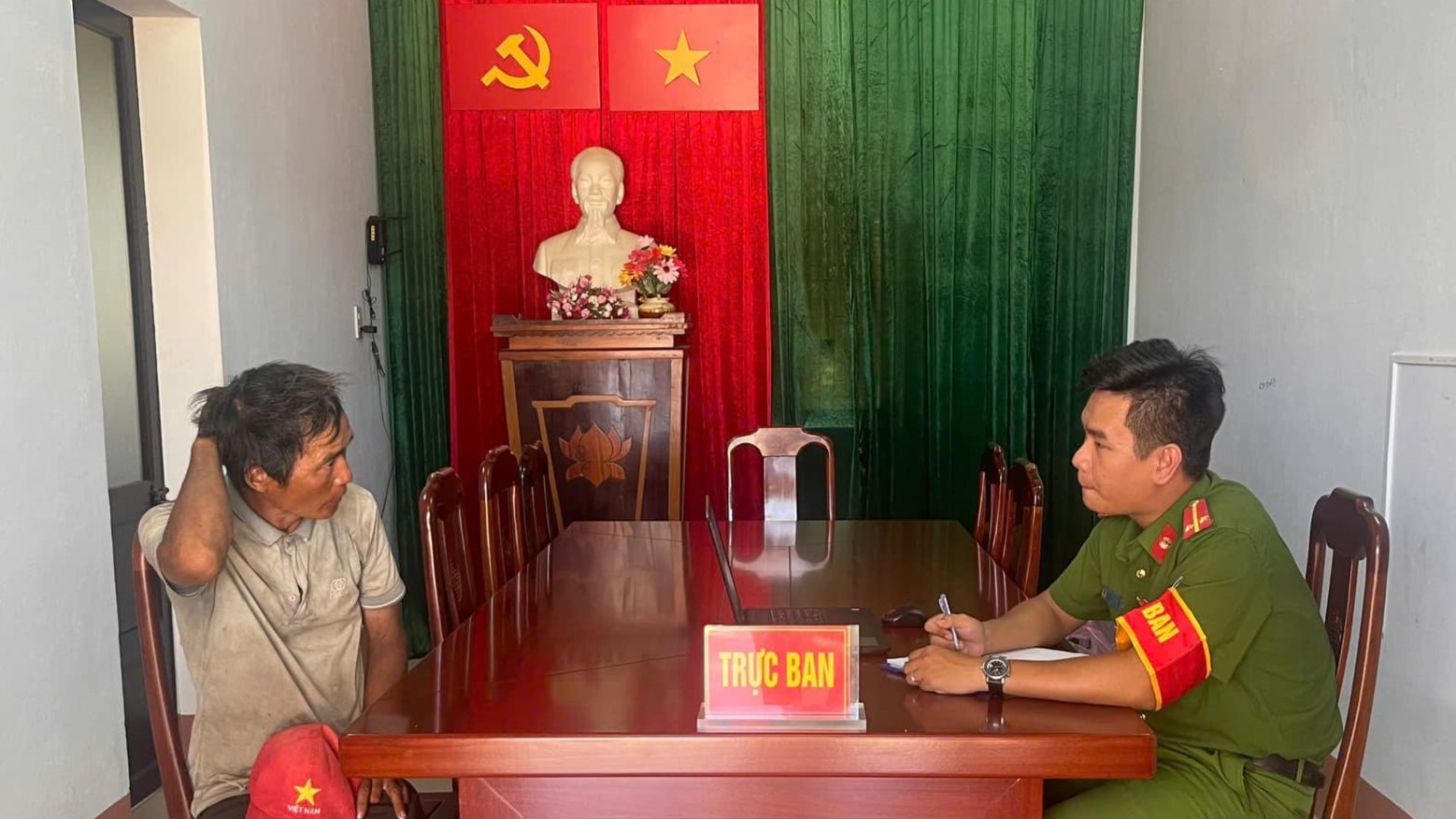 Người đàn ông đi lạc trên cao tốc được hỗ trợ đoàn tụ gia đình