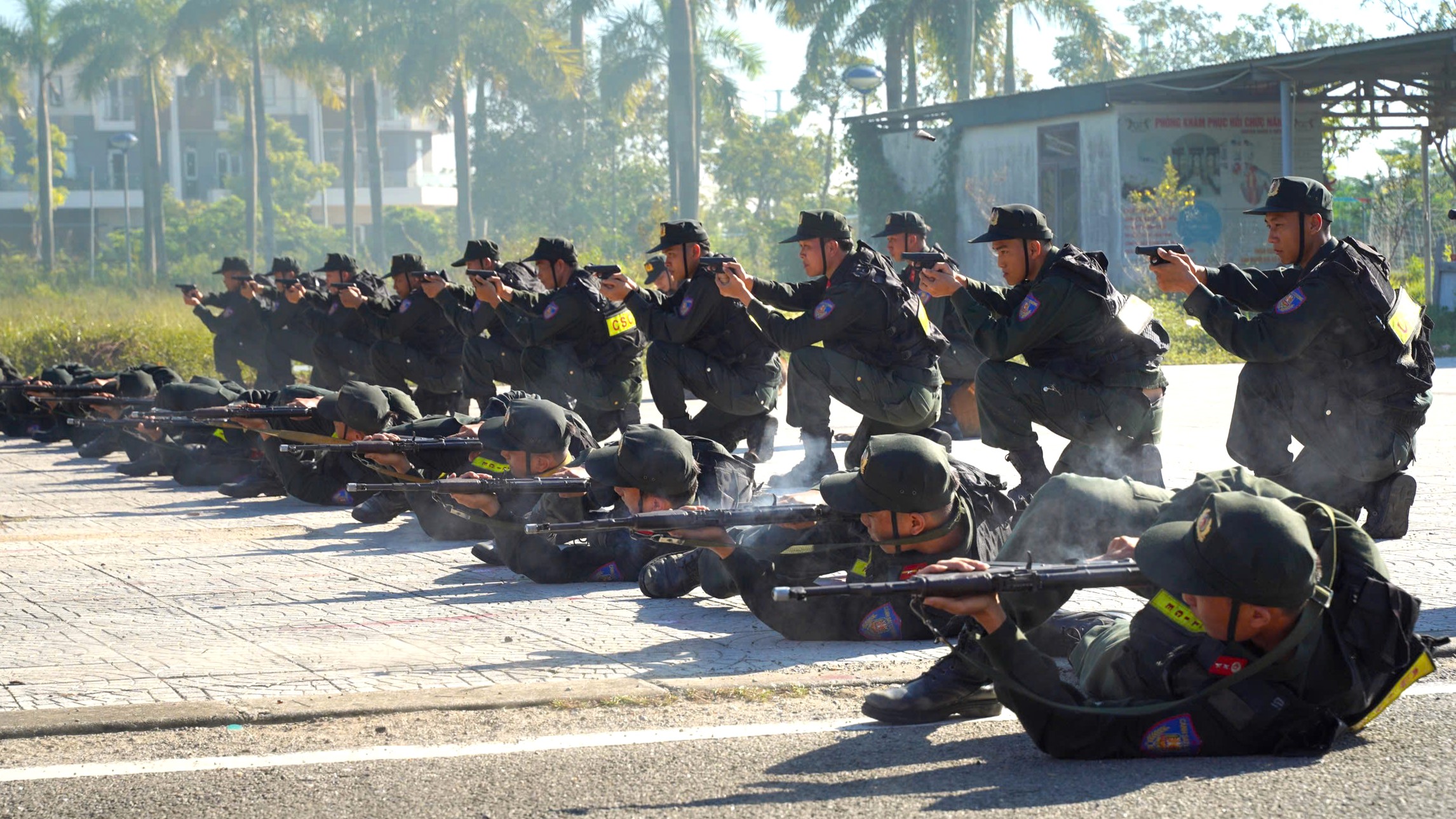 Diễn tập xử lý tình huống gây rối an ninh trật tự tại khu công nghiệp