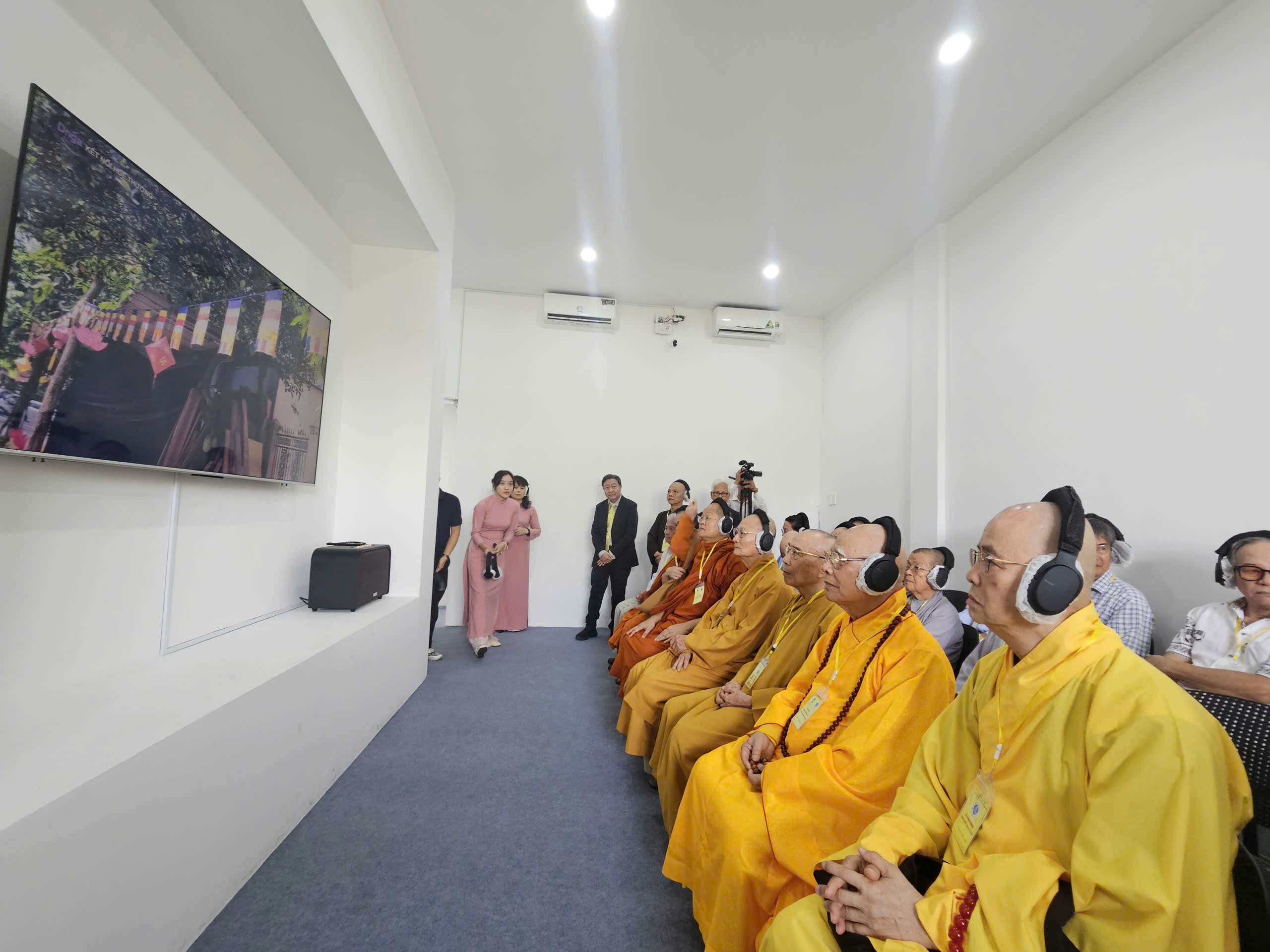 Học viện Phật giáo Việt Nam tại Huế ra mắt trưng bày tư liệu số