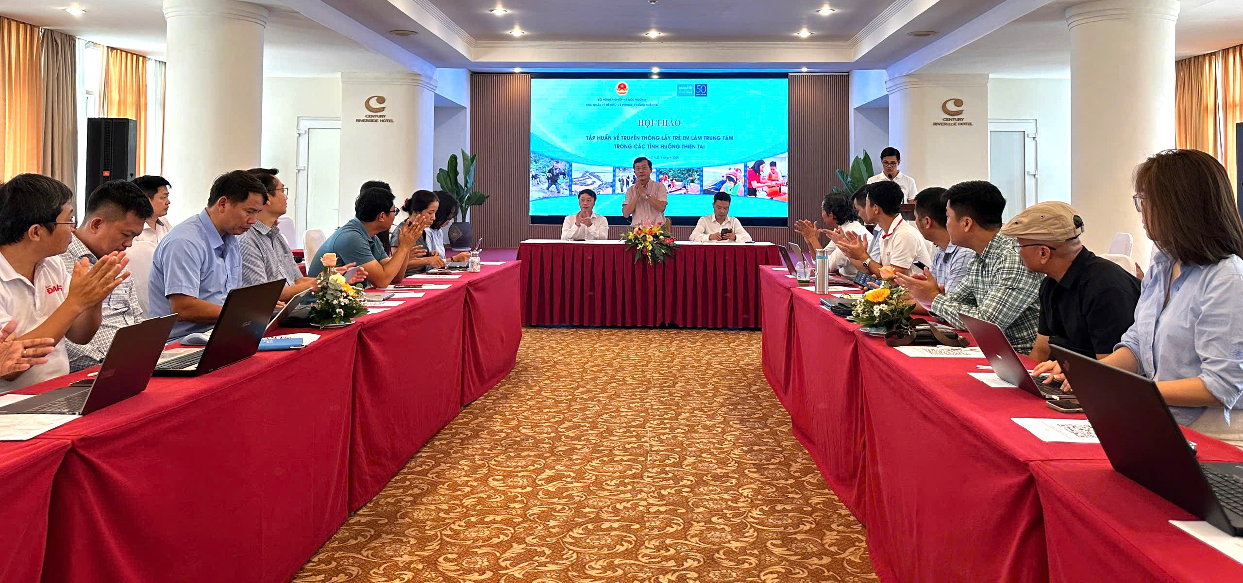 Truyền thông bảo vệ trẻ em trong tình huống thiên tai