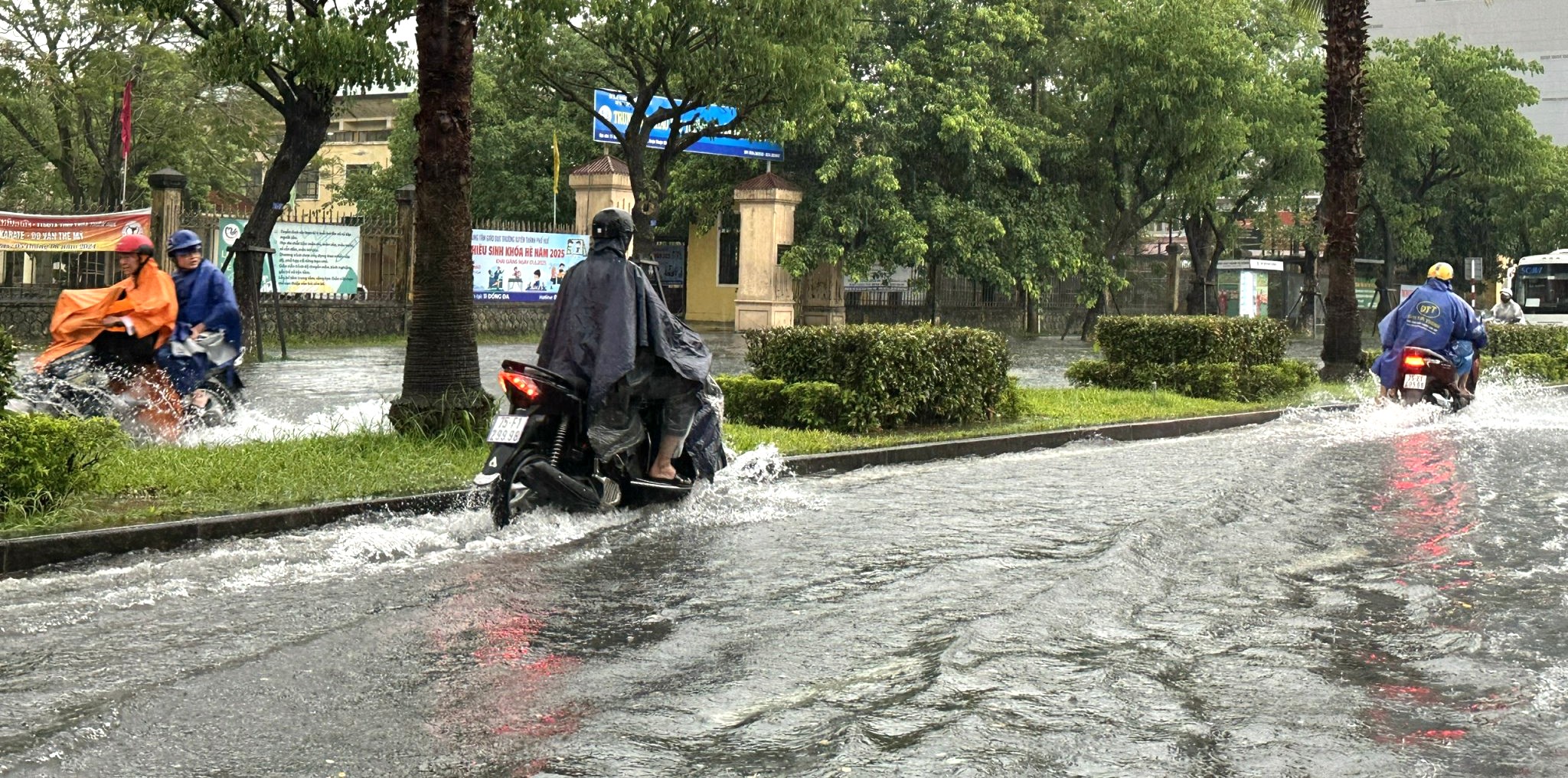 Cảnh báo mưa lớn cục bộ tại TP Huế