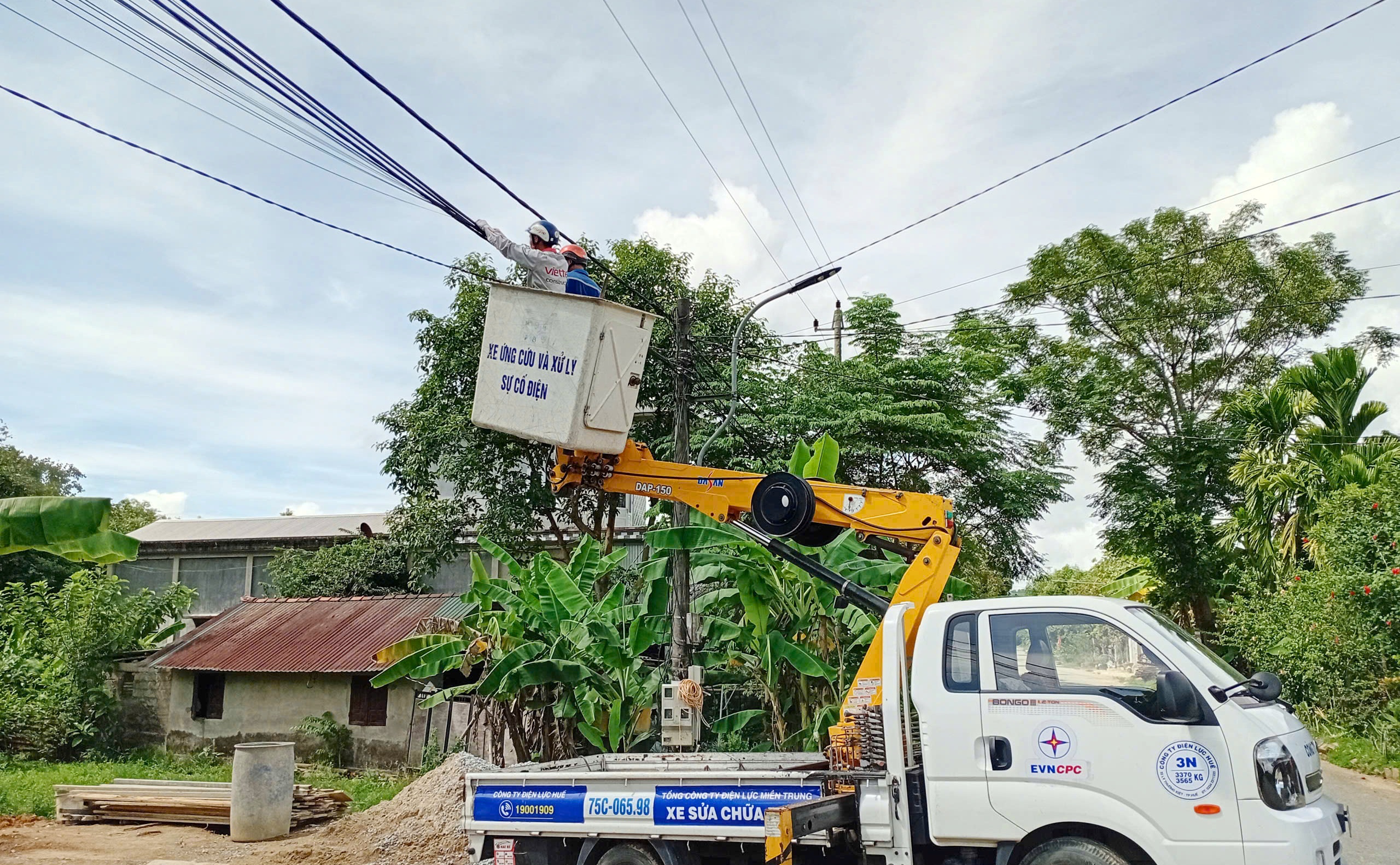 Bình Điền Chỉnh trang, làm gọn hệ thống cáp treo viễn thông