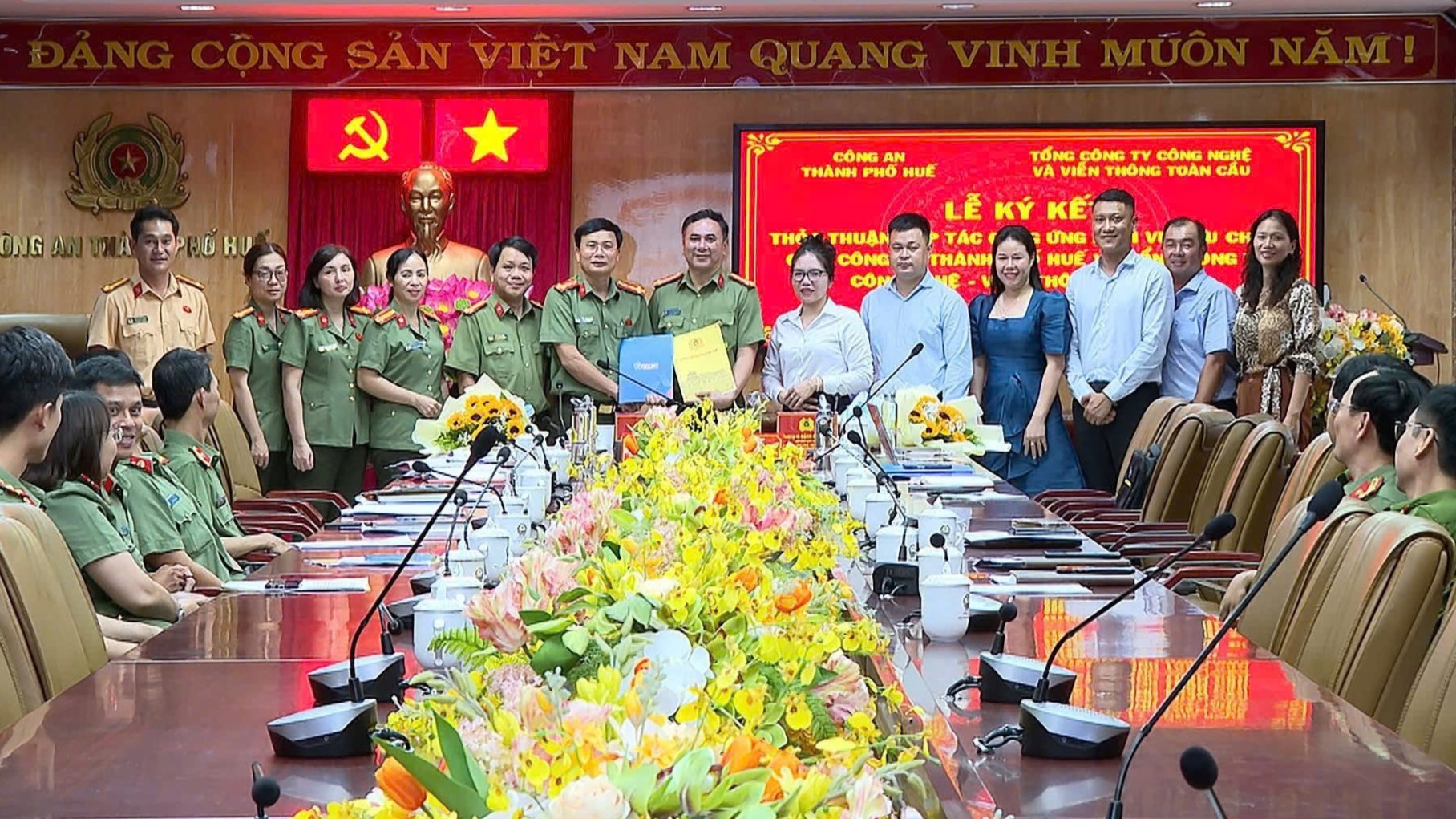 Công an TP Huế hợp tác GTEL cung ứng dịch vụ bưu chính công ích