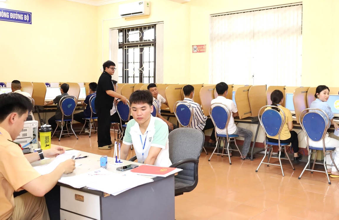 Giảm 30 lệ phí đăng ký, rút ngắn thời gian cấp giấy phép lái xe Thiết thực, vì dân