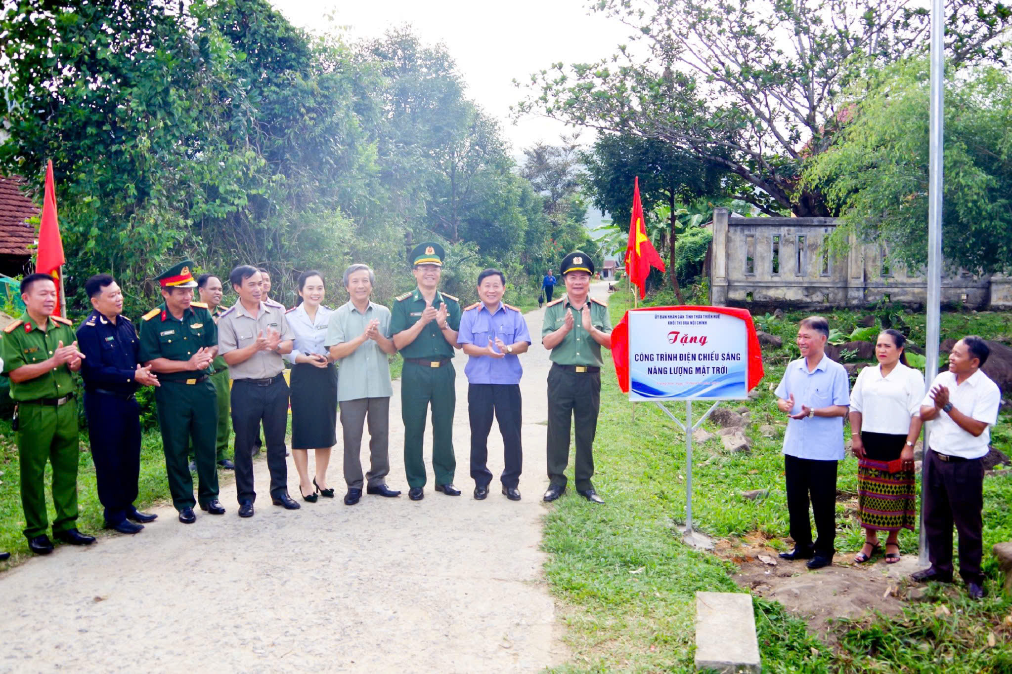 Tiếp tục đẩy mạnh phong trào thi đua quyết thắng