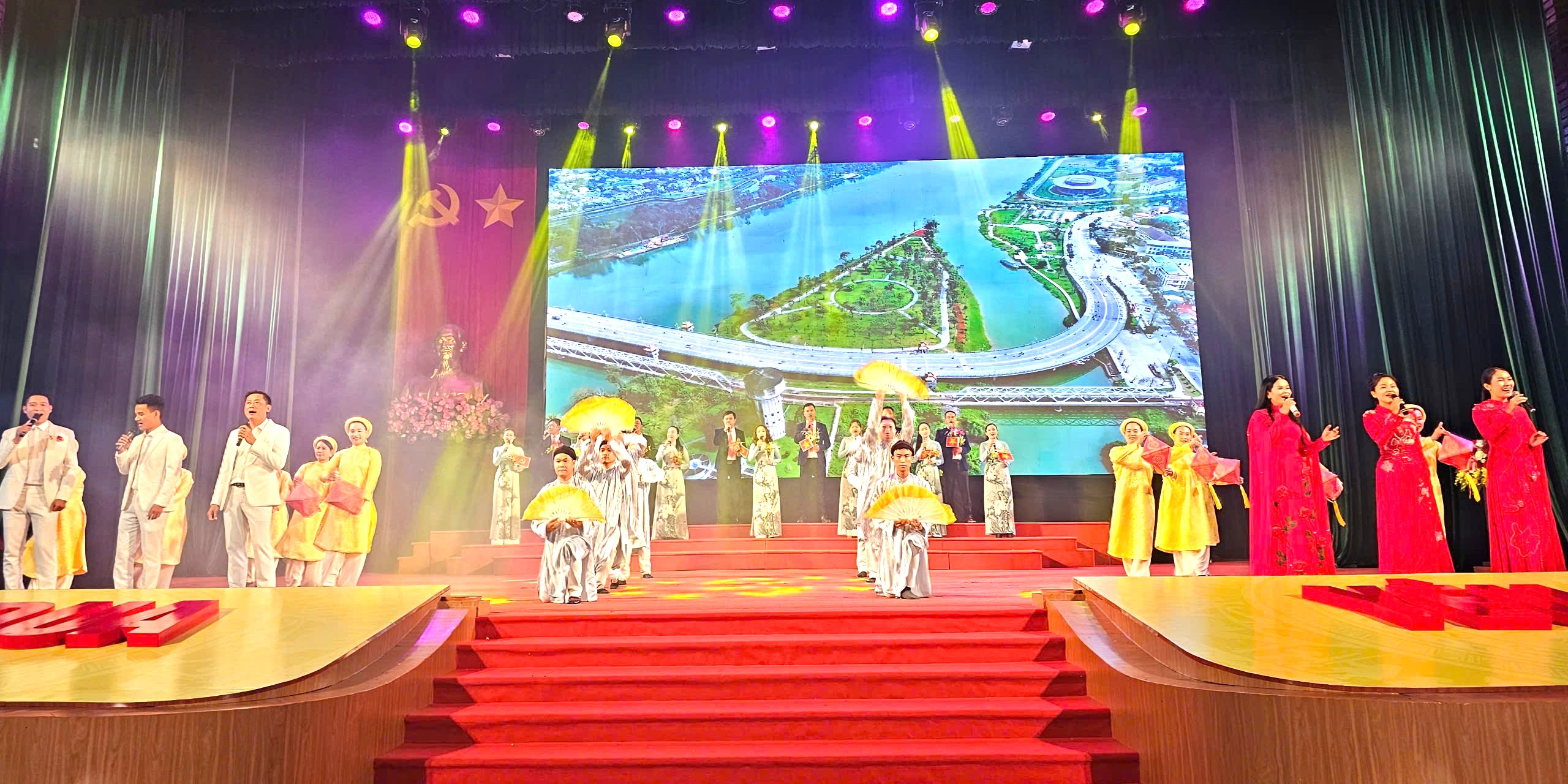 Tổng duyệt chương trình Đại hội Thi đua yêu nước thành phố Huế lần thứ VI