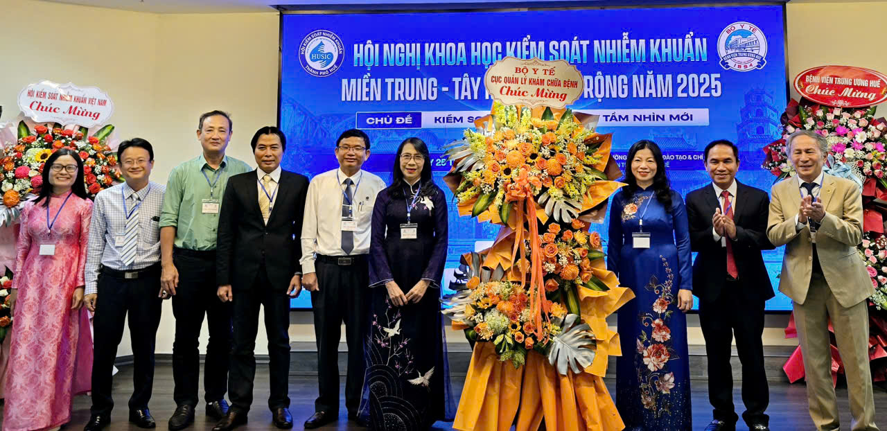 Kiểm soát nhiễm khuẩn, tạo môi trường khám chữa bệnh an toàn