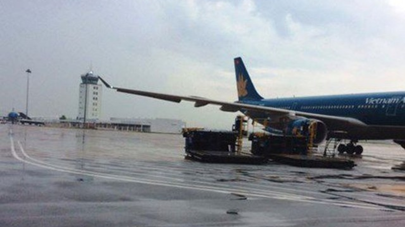 Tạm dừng khai thác 4 sân bay miền Trung vì bão số 10