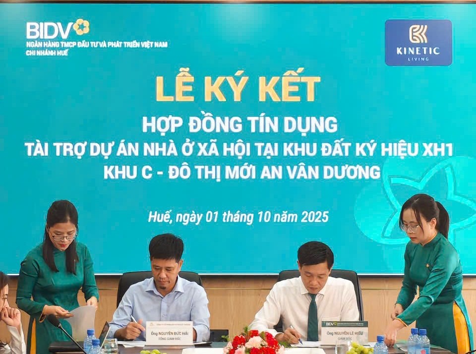 Ký kết hợp đồng tín dụng phát triển nhà ở xã hội