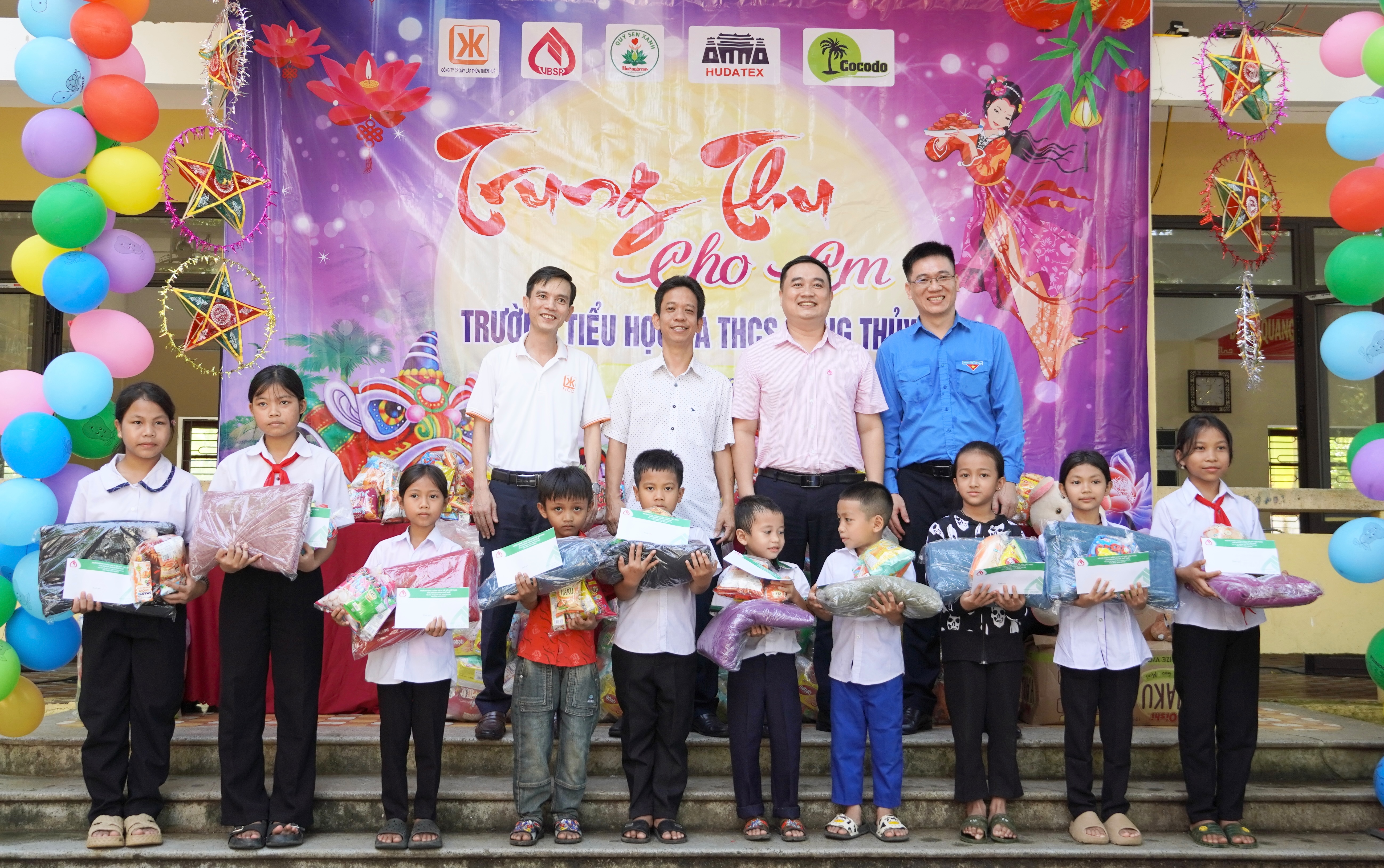 Mang Trung thu đến học sinh vùng cao A Lưới