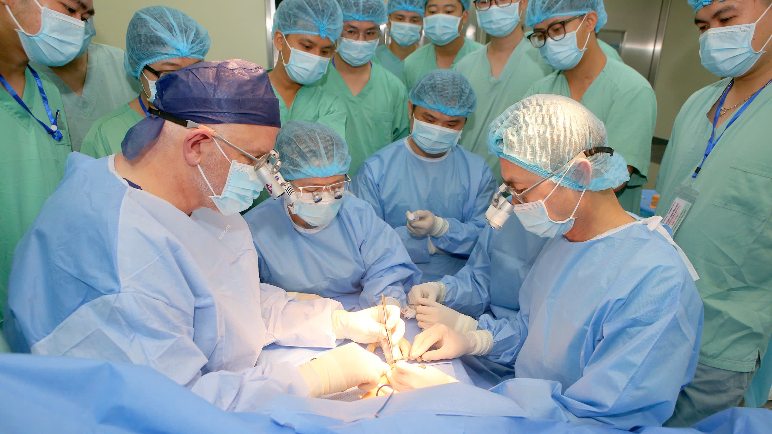 Khám, tư vấn dị tật bàn tay bẩm sinh và di chứng sau phẫu thuật bàn tay