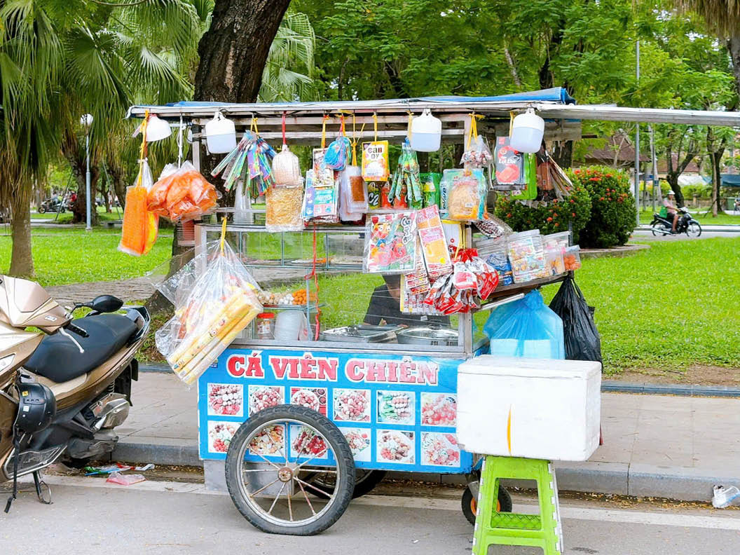 Đừng để học sinh trở thành “nạn nhân” của hàng rong