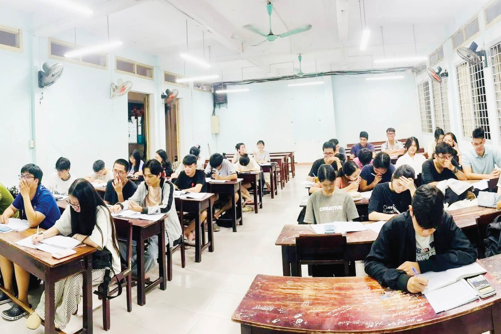 Phạt 20 triệu đồng dạy thêm sai quy định Có đủ sức ngăn chặn biến tướng