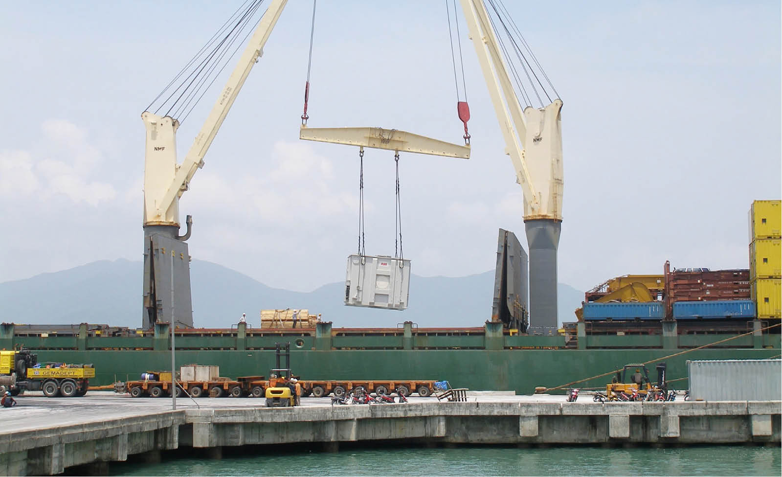 Hạ tầng chiến lược - bệ phóng cho sự phát triển