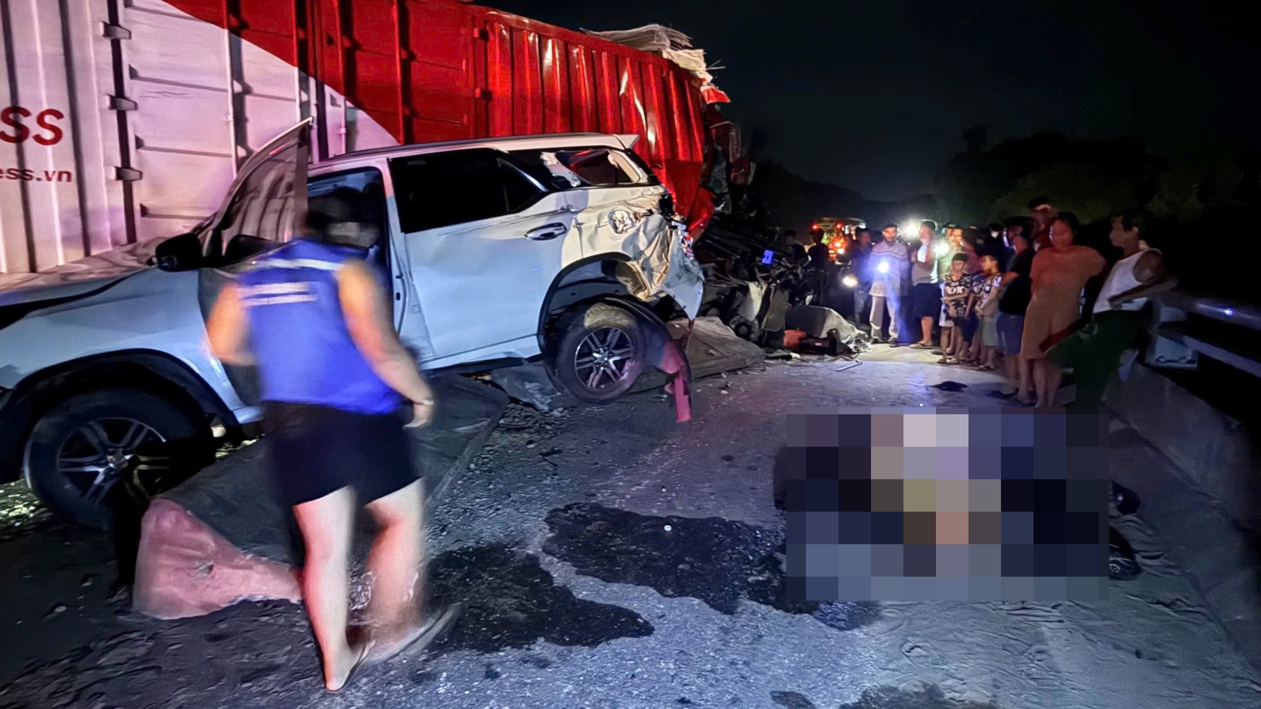 Ô tô tải mất phanh gây tai nạn liên hoàn khiến một người tử vong