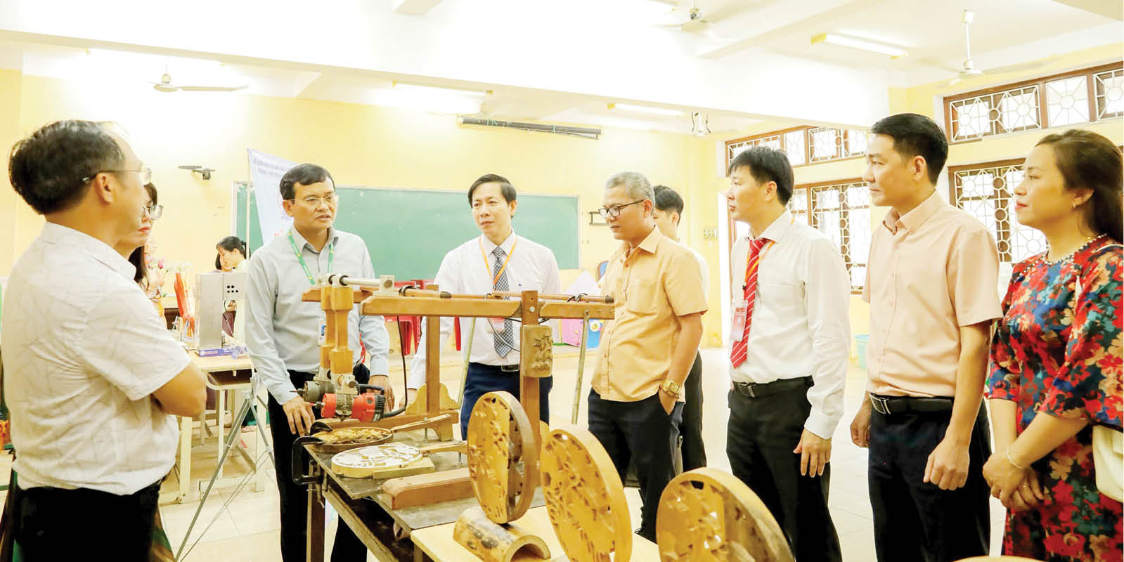 Tự làm thiết bị đào tạo nghề