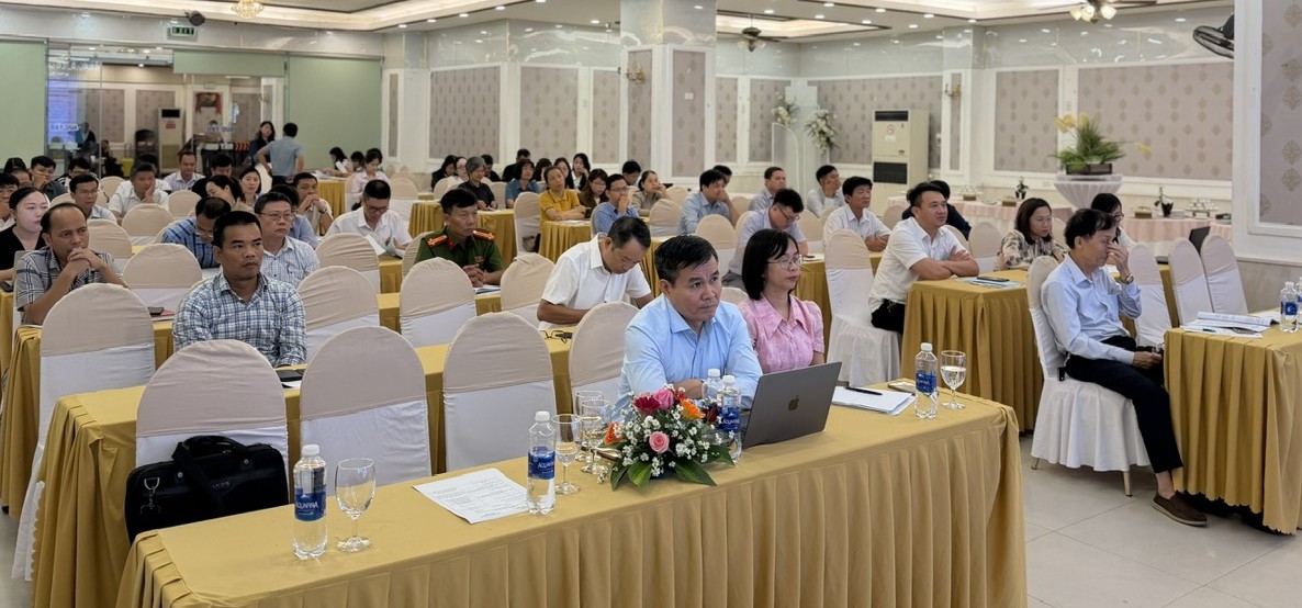 Nâng cao kiến thức pháp luật về bảo vệ môi trường cho cán bộ, công chức