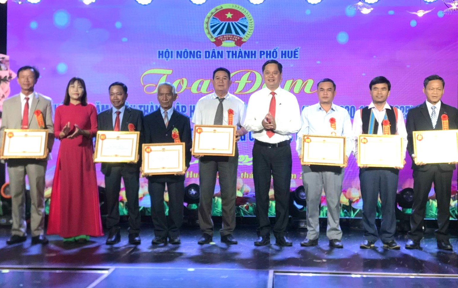 Phát huy vai trò, đóng góp trí tuệ và công sức trong giai đoạn mới